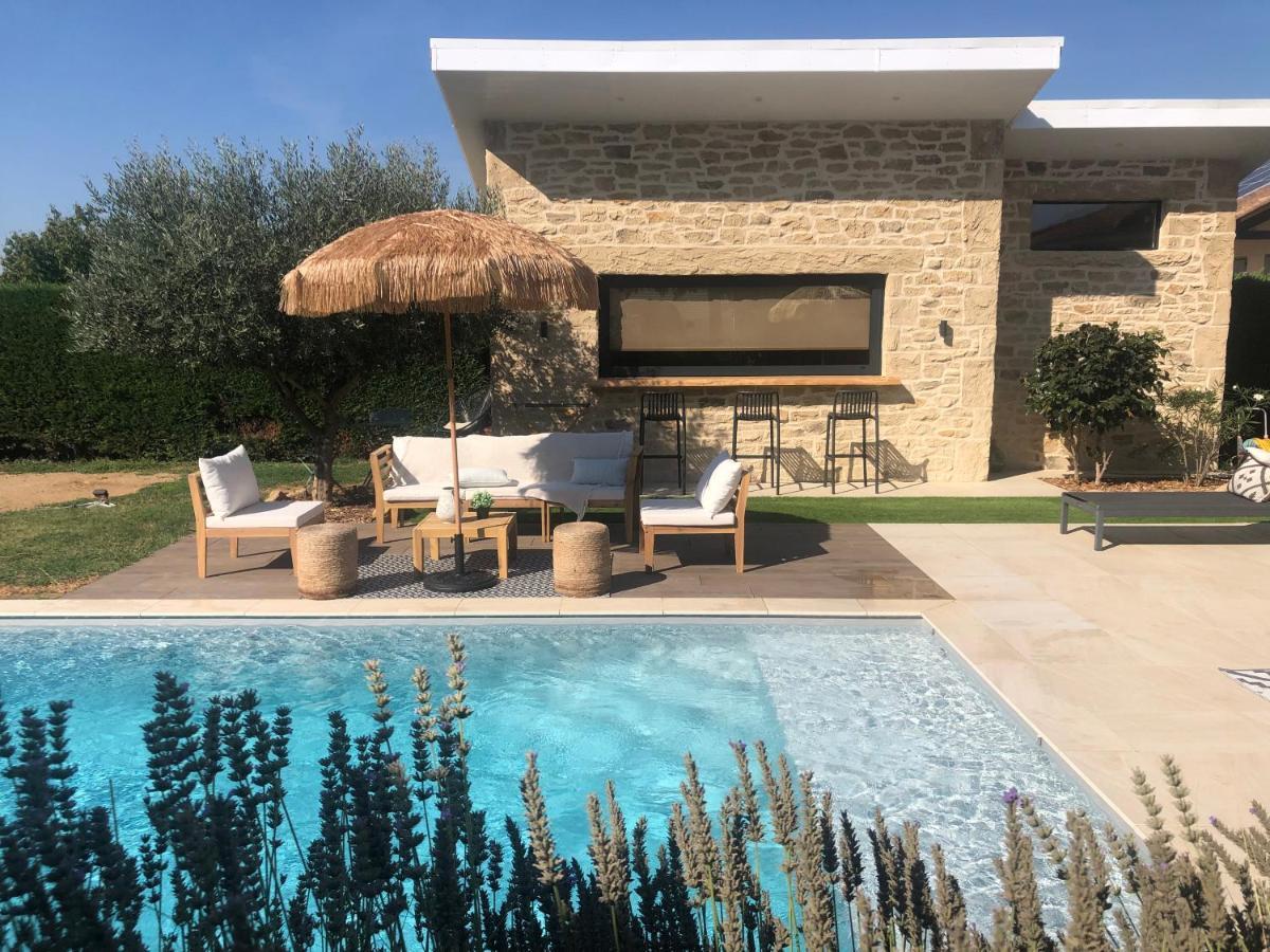 Hotel La Parenthese Auberives-sur-Vareze Exterior foto