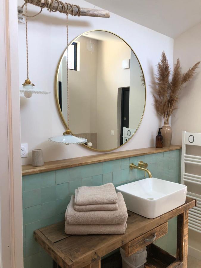 Hotel La Parenthese Auberives-sur-Vareze Exterior foto